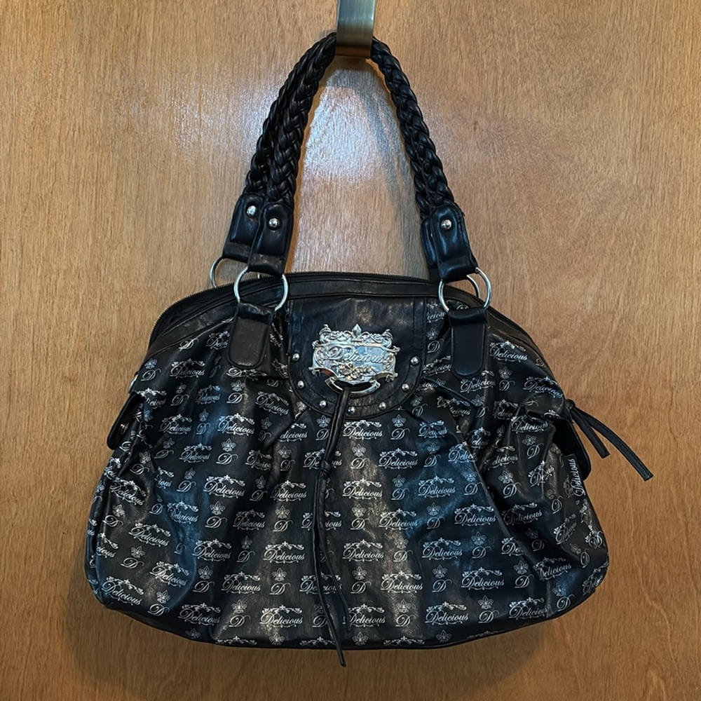 Delicious Y2K Vintage Black and Silver Shoulder Bag with Braided Handles